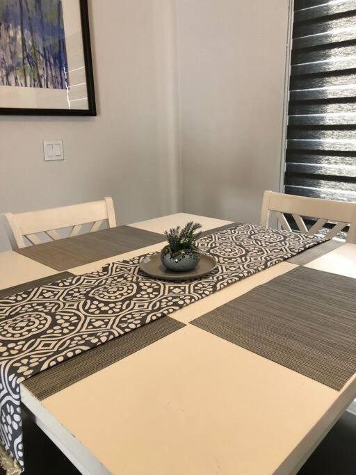 Lovely 1 Bedroom Apartment W/Private Parking إنسينادا المظهر الخارجي الصورة