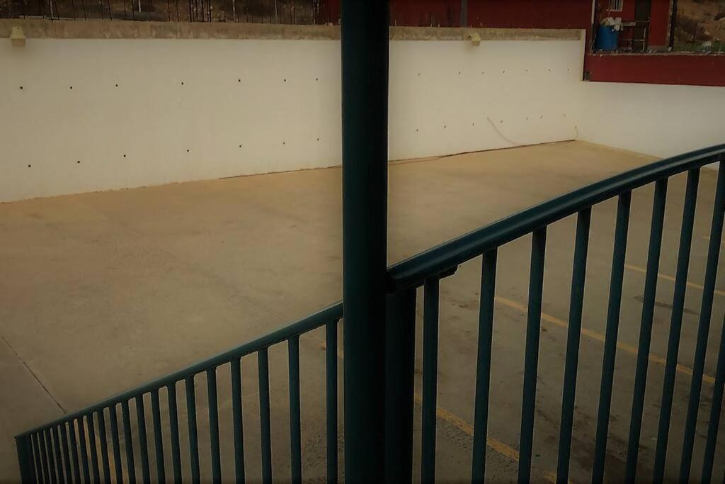 Lovely 1 Bedroom Apartment W/Private Parking إنسينادا المظهر الخارجي الصورة